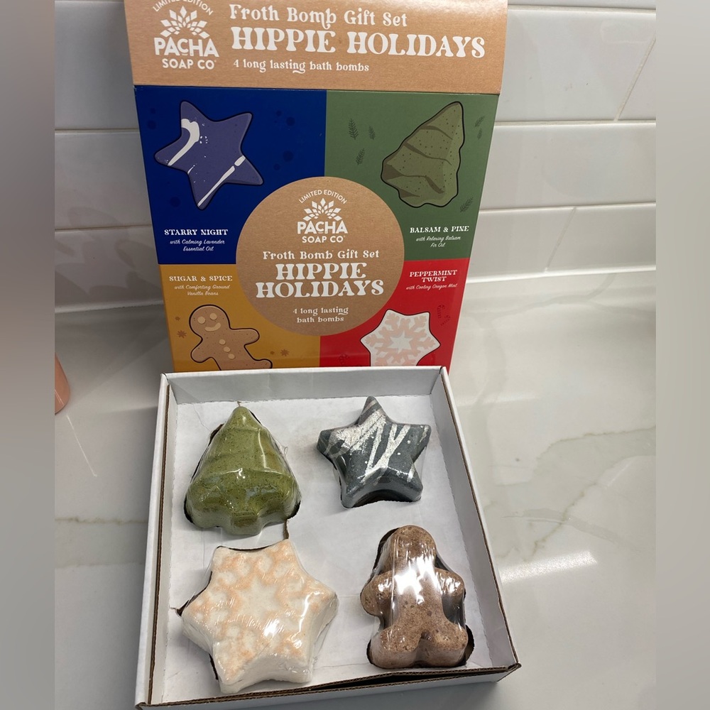 PACHA SOAP CO. FROTH BATH BOMB GIFT SET NEW